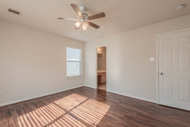 Building Photo - 20931 Gastonbury Ln