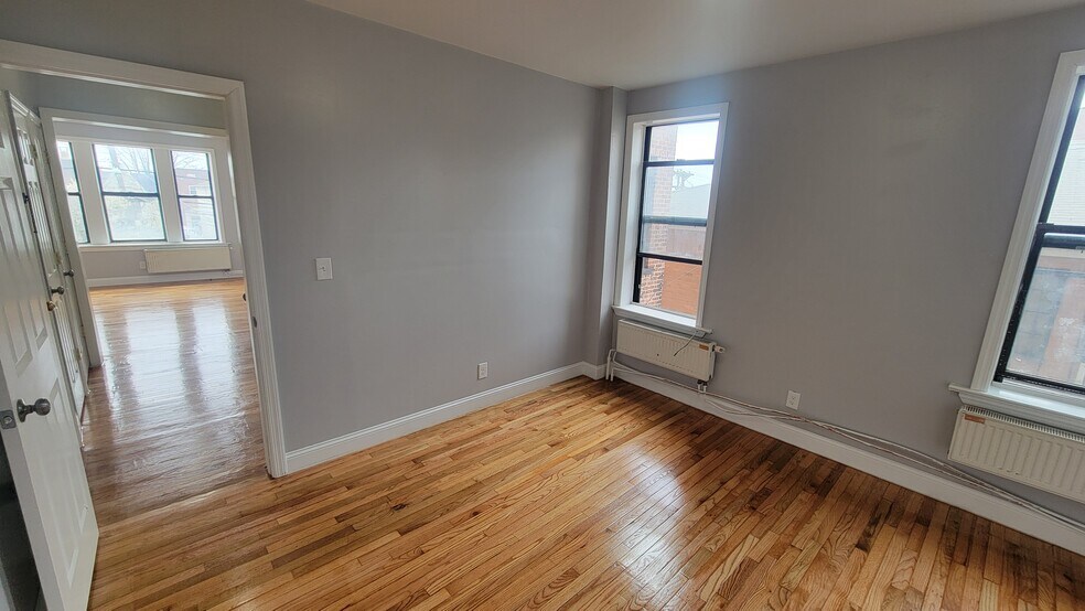 Building Photo - 715 Avenue C