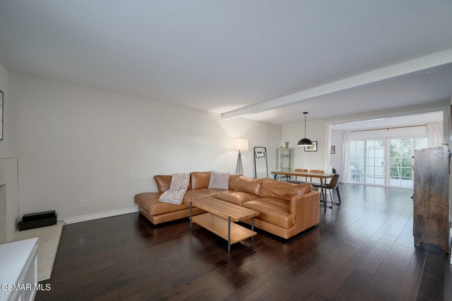 Building Photo - 1988 Olivewood Ct