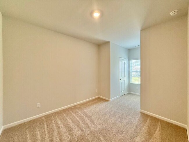 Building Photo - 112 Silver Fir Ln