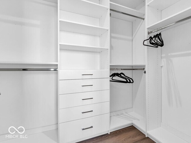 Building Photo - 962 Berkhamsted Ln