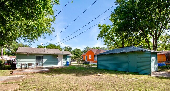 Building Photo - 3212 Wenz Ave