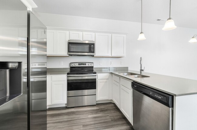 Building Photo - 676 N 380 W