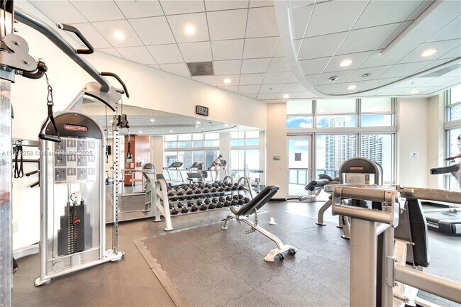 Building Photo - 300 S Biscayne Blvd