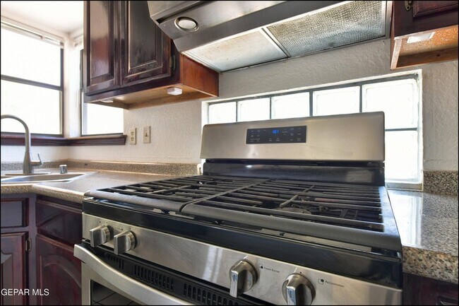 Building Photo - 695 Bluff Canyon Cir