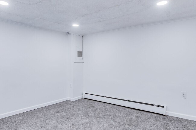 Building Photo - 2675 S 18th St