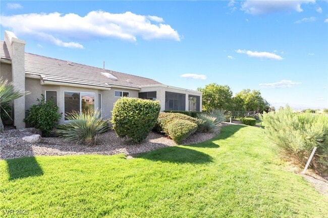 Building Photo - 2706 Grand Forks Rd