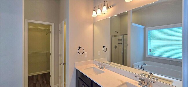 Building Photo - 631 Justins Pl Ln