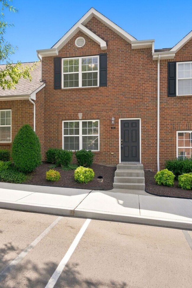 Building Photo - Charming 2-Bed Townhome in Hardison Hills