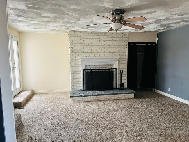 Building Photo - 4 bedroom 2 bathroom Home Coming Soon