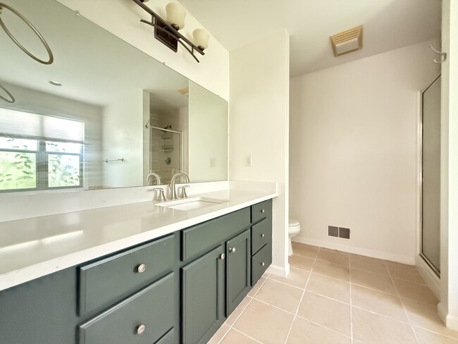Building Photo - 603 E Castlebury Cir