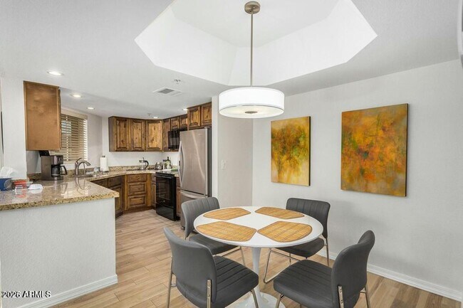 Building Photo - 4850 E Desert Cove Ave