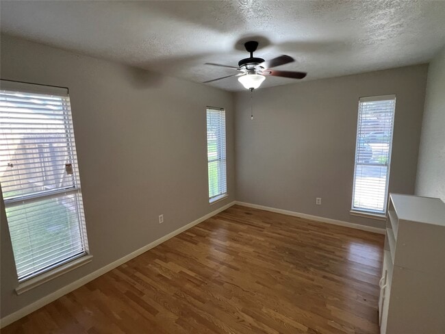 Building Photo - 1819 Hanbury Ct