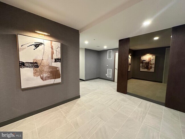 Building Photo - 635 Slaters Ln