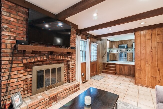 Building Photo - 3 Bed 2.5 Bath in Overland Park Nall Hills
