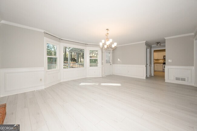 Building Photo - 151 Lakeside Dr NW