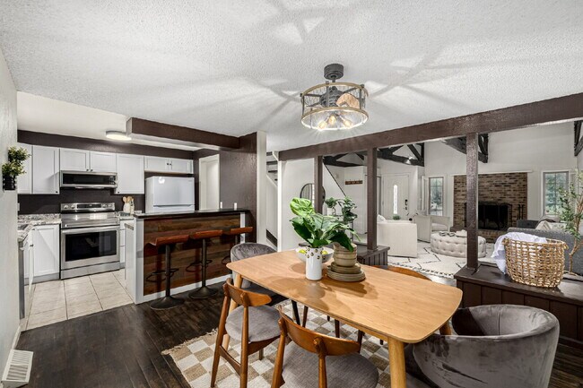 Building Photo - Two-Story home in  Cherry Creek Racquet Cl...
