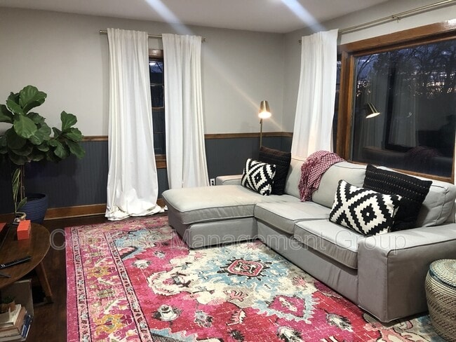 Building Photo - 3608 S Haven Rd