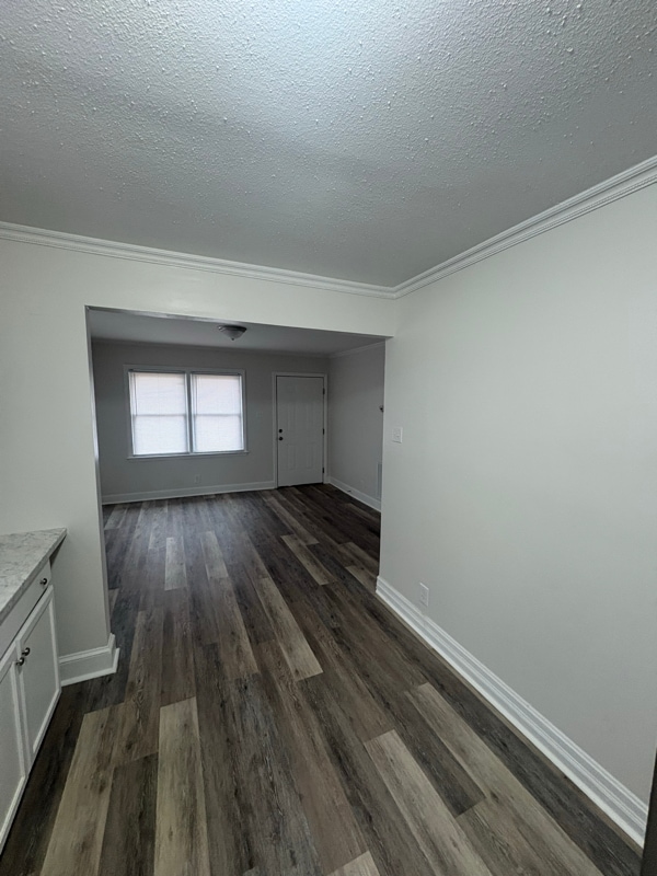 Building Photo - 609 W Holly St