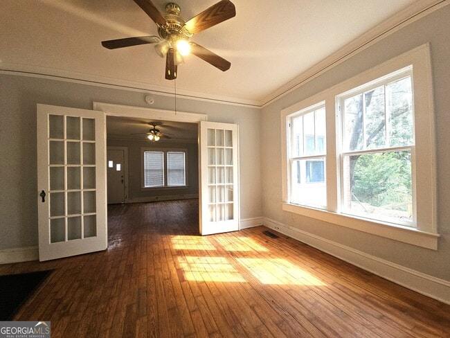 Building Photo - 49 Martin St