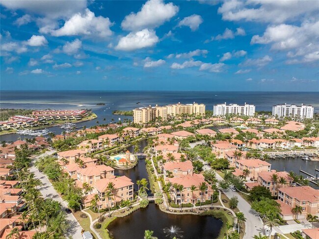 Building Photo - 4061 King Tarpon Dr