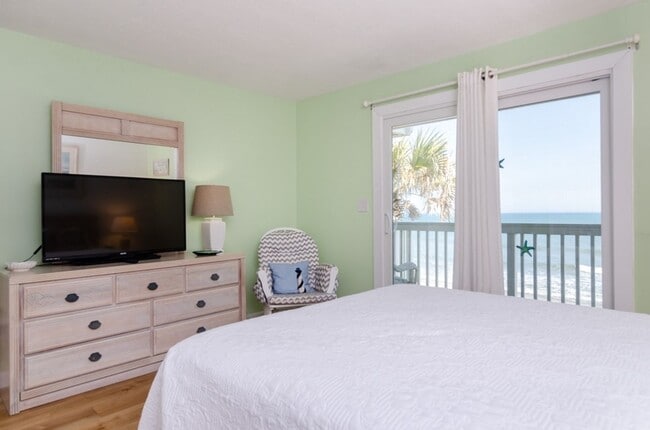 Building Photo - 2102 Surfrider Ct