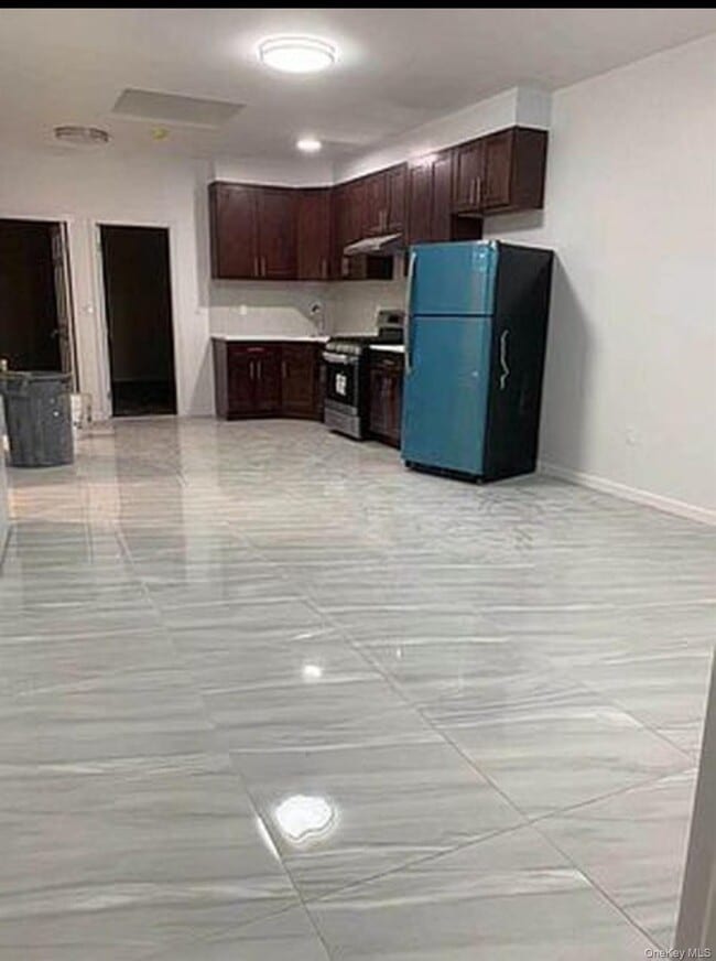 Building Photo - 1478 Broadway