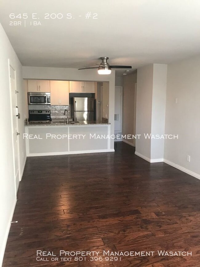 Building Photo - Move In Special--1 Month Free!