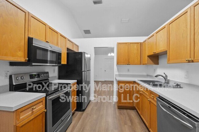 Building Photo - 25 Inconnu Dr