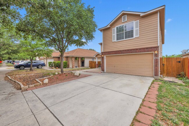 Building Photo - Stylish 3-Bedroom Home with Expansive Pati...