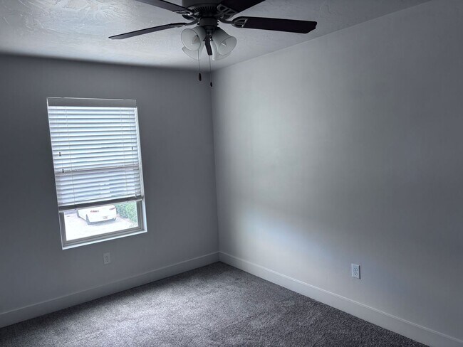 Building Photo - 3 bed / 2.5 bath / 2-car with washer/dryer/fridge 2019 built END UNIT!