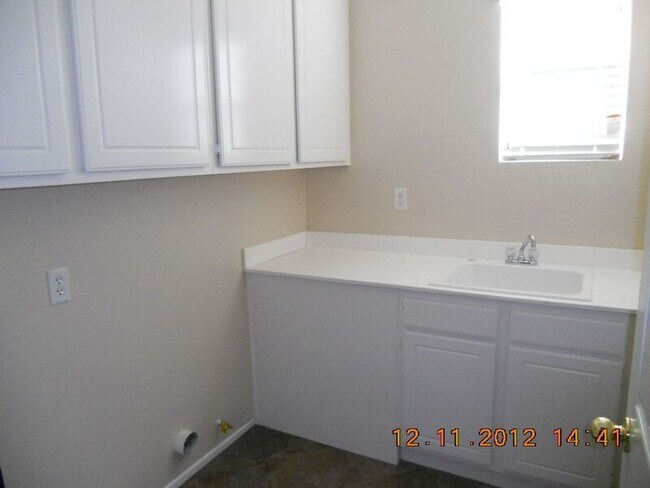 Building Photo - 29040 Azara St
