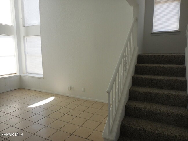 Building Photo - 5804 River Hollow Ct