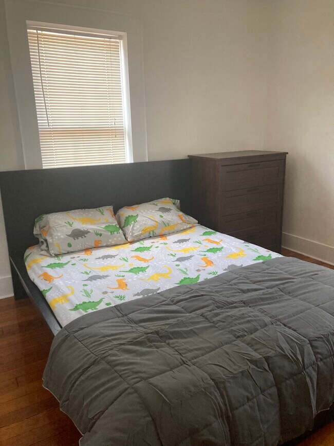 Bedroom 2 - 1 Cottage St