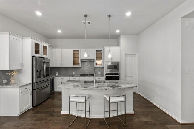 Building Photo - 220 Algaroba Loop