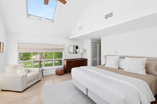 Building Photo - 86 Devon Rd