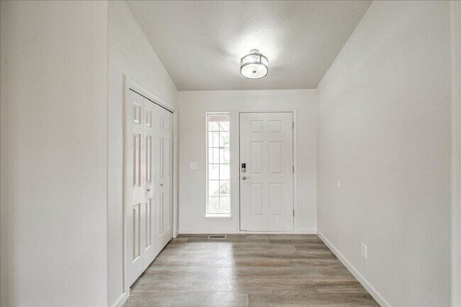 Building Photo - Beautifully Remodeled Home in Northwest Meridian