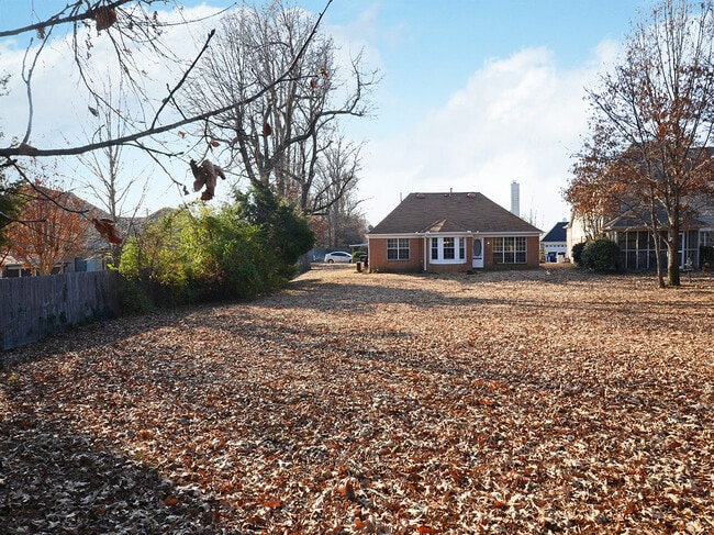 Building Photo - 3 bed, 2 bath in Arlington/Lakeland area