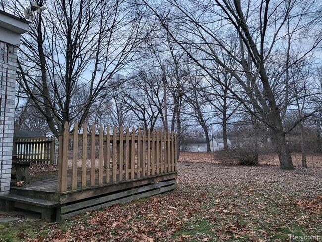 Building Photo - 1342 S Linville Ave