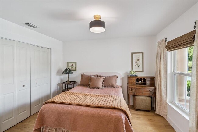 Building Photo - 1304 Santa Rosa Ct