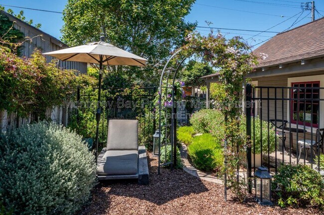 Building Photo - 515 Dickman Ave