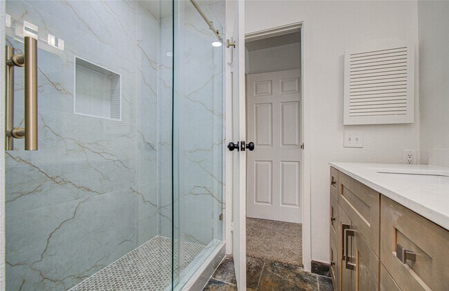 Building Photo - 15309 Kingfield Dr