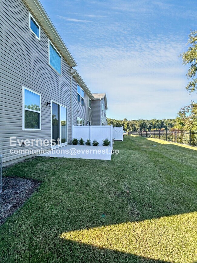 Building Photo - 9226 Northfield Crossing Dr
