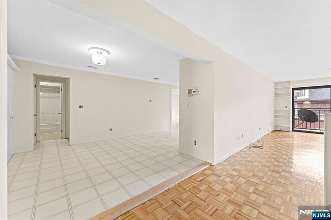 Building Photo - 314 palisade