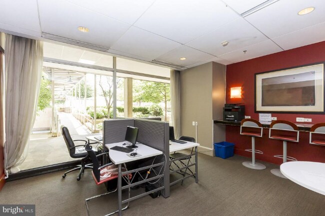 Building Photo - 800 4th St SW