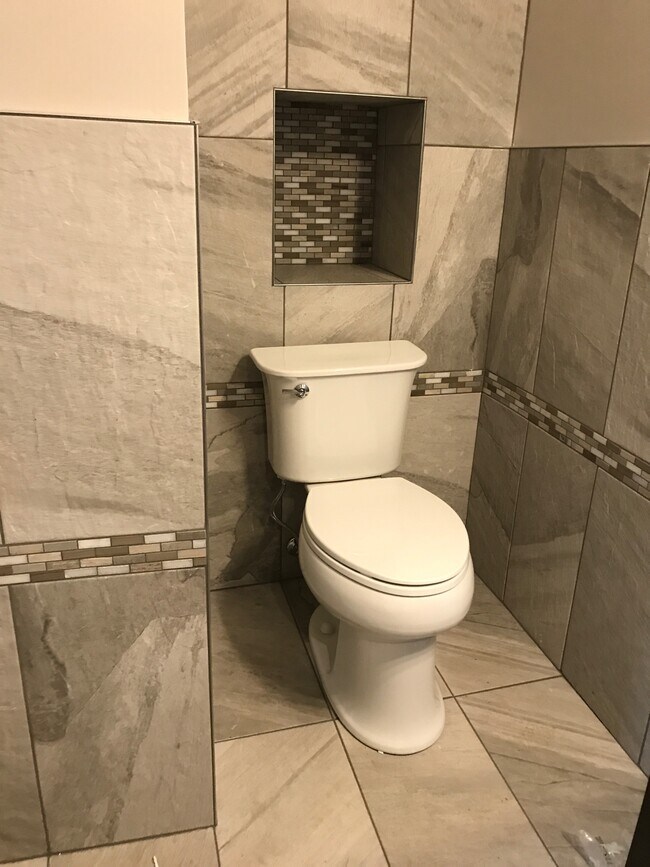 Building Photo - 314 Pleasant St