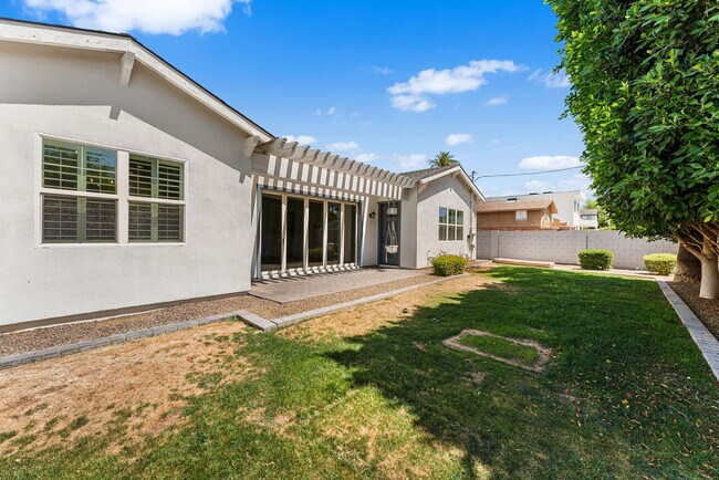 Building Photo - 4145 E Campbell Ave