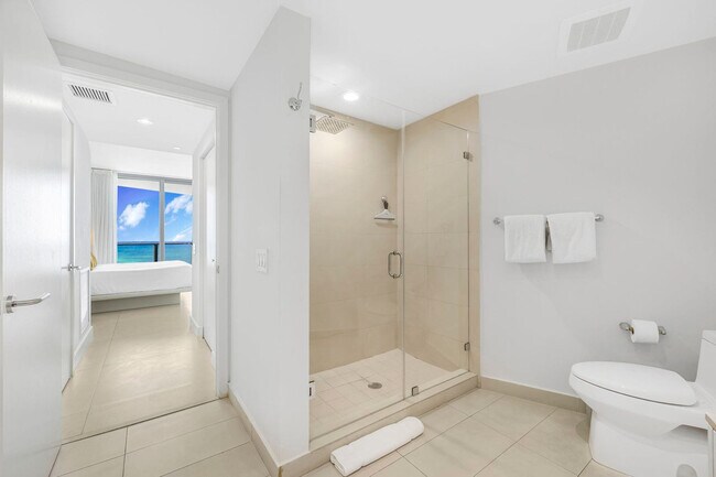 Building Photo - 4111 S Ocean Dr