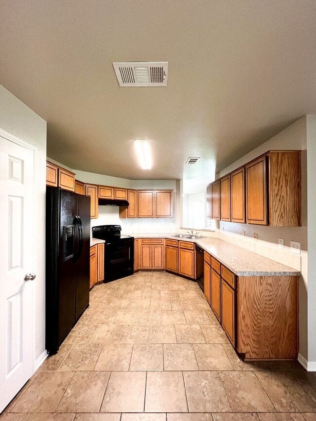Building Photo - Available NOW!!!! This Beautiful 1 story, 4 Bedroom, 2 bath home in Killeen has a lot to offer!  ...