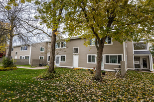 Building Photo - Brewster Mews